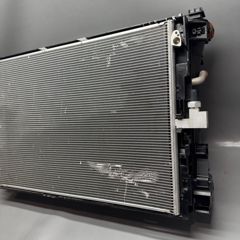 A2045003703 MERCEDES BENZ E350 E550 COOLANT RADIATOR 2010 2011 2012 2013 2014 2015 OEM