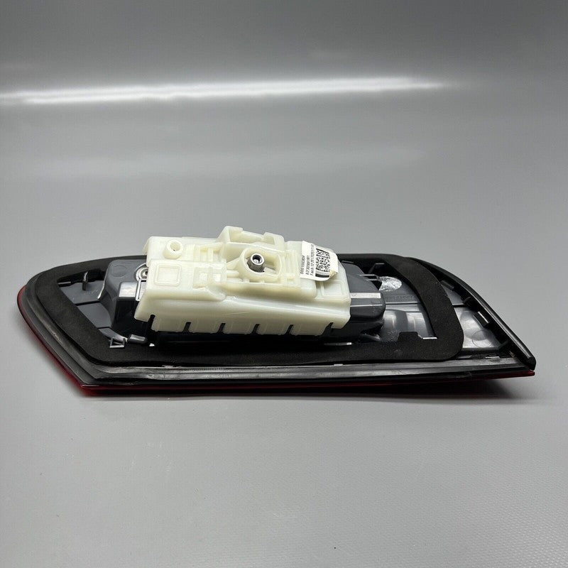 MERCEDES BENZ E450 INNER TAIL LIGHT RIGHT SIDE 2018 2019 2020 2021 202