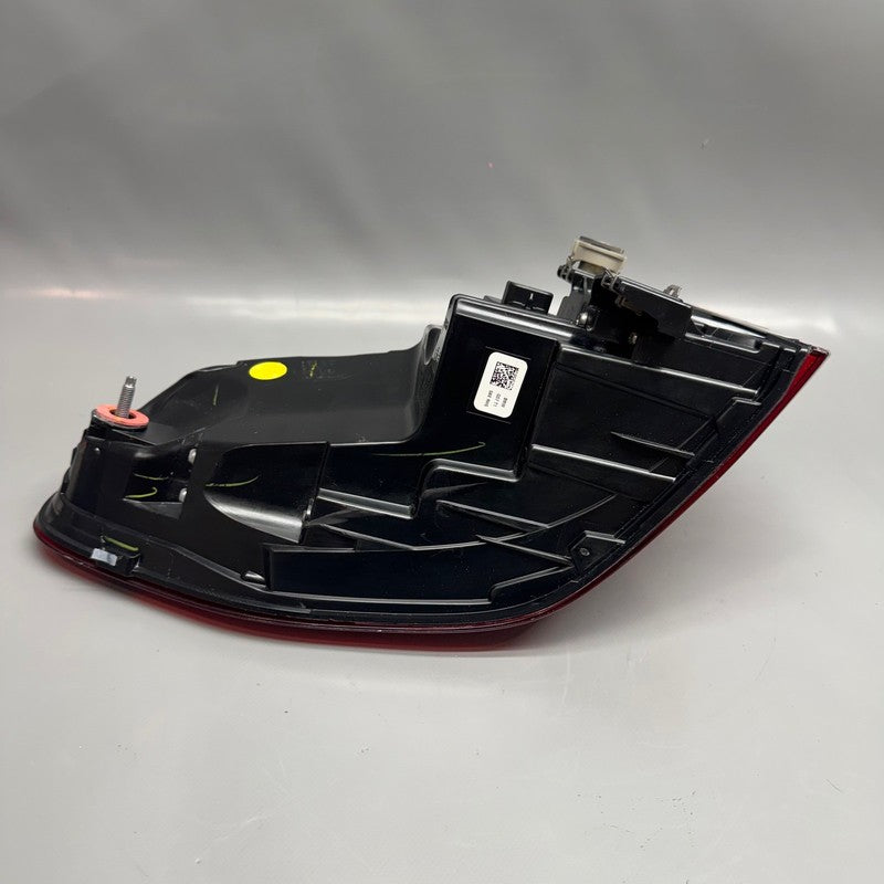 BMW X7 TAIL LIGHT RIGHT PASSENGER 2019 2020 2021 2022 OEM H45A164A605