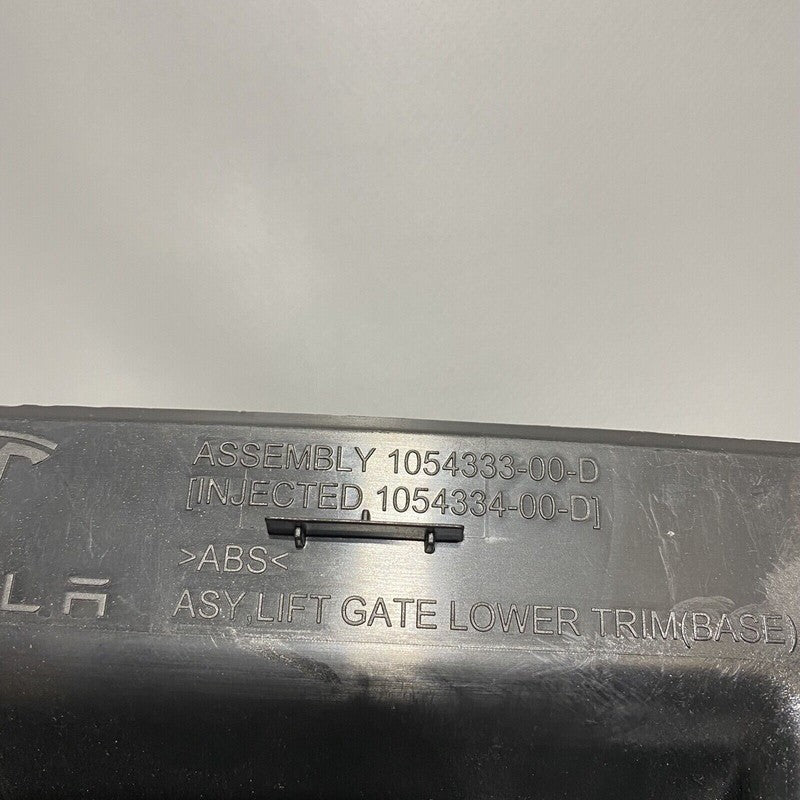 1054333-00-D TESLA MODEL X LIFTGATE LOWER TRIM 2016 2017 2018 2019 2020 OEM 1054333-00-D