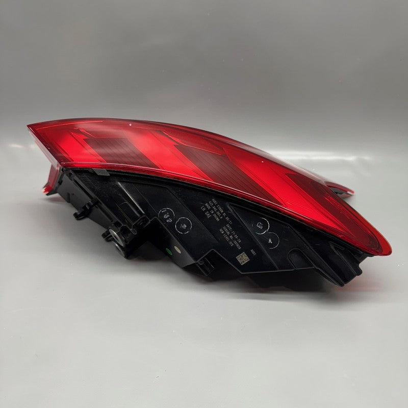AUDI E-TRON GT TAIL LIGHT LEFT DRIVER 2022 2023 2024 OEM 4J3945091A