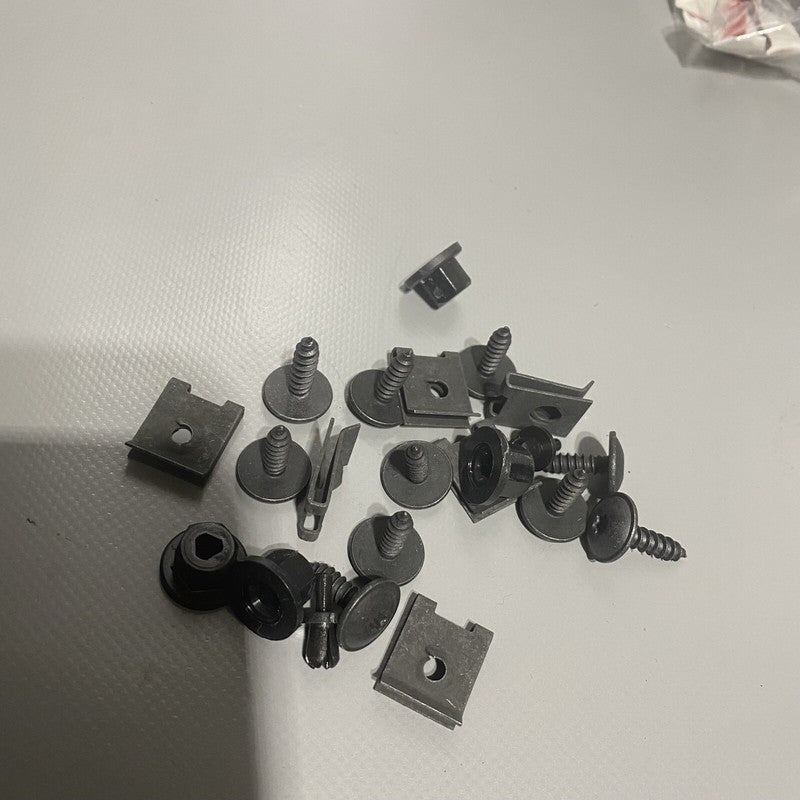 80A075101 AUDI Q5 EXTERIOR SPLASH GUARD KIT 2018 2019 2020 80A075101 OEM