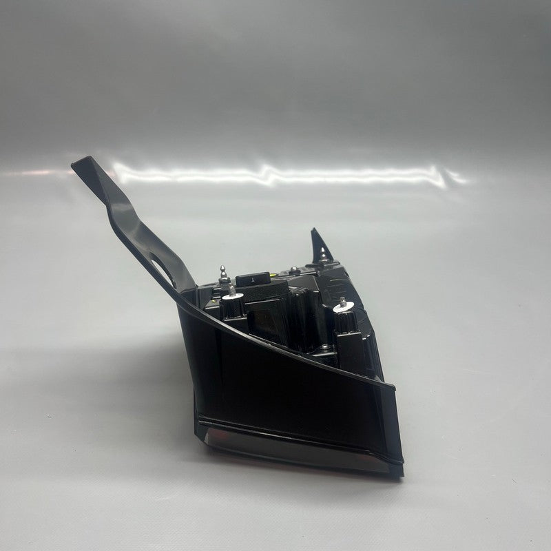 TESLA MODEL Y  TAIL LIGHT LEFT DRIVER 2020 2021 2022 2023 LED 4 PIN 15