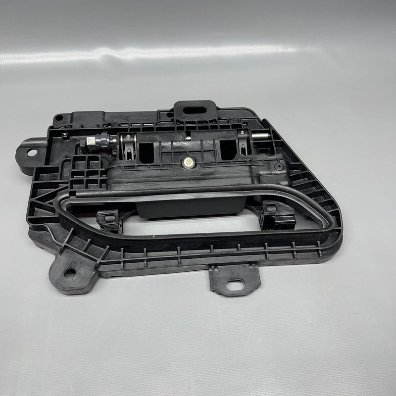 1582612-00-A TESLA MODEL S DOOR HANDLE RIGHT FRONT 2016 2017 2018 2019 2020 OEM 1582612-00-A