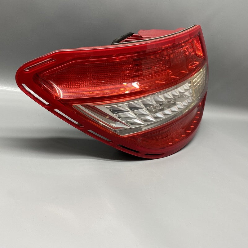 2048202164 MERCEDES BENZ C300 TAIL LIGHT LEFT DRIVER 2048202164 2008 2009 2010 2011 C63  