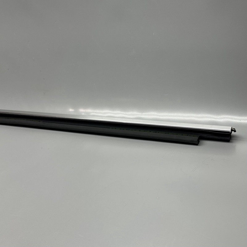 7437864 BMW 740 DOOR WINDOW MOLDING RIGHT FRONT 750 2016 2017 2018 2019 OEM 7437864