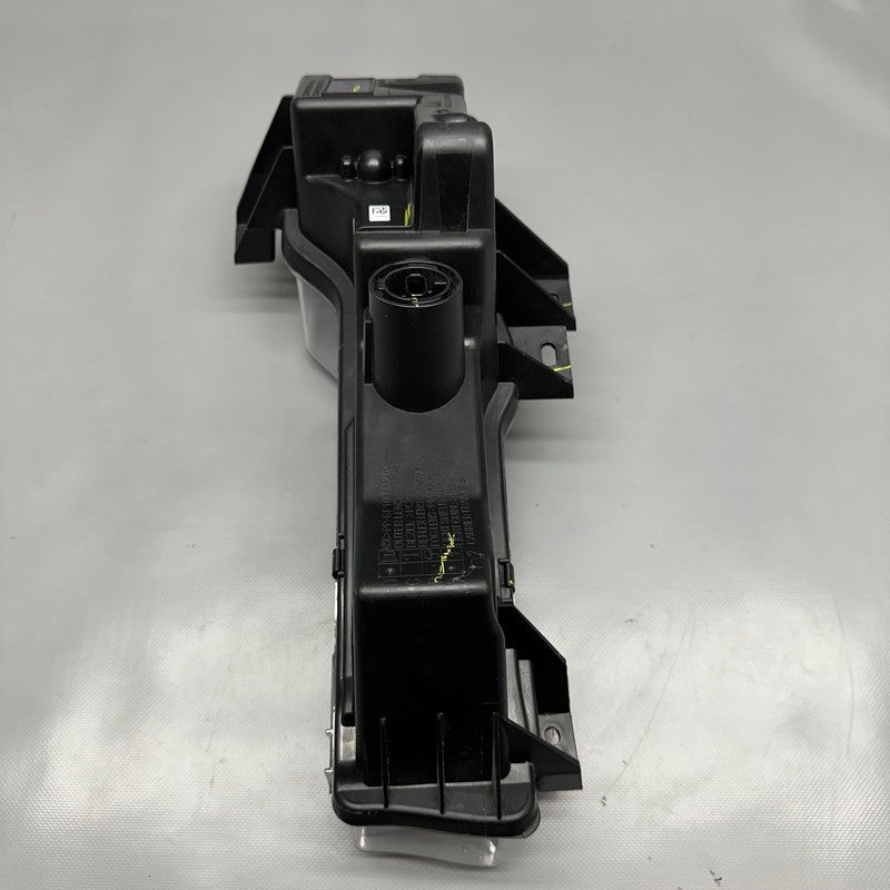 TESLA MODEL Y 3 FOG LIGHT RIGHT PASSENGER 2017 2018 2019 2020 2021 202