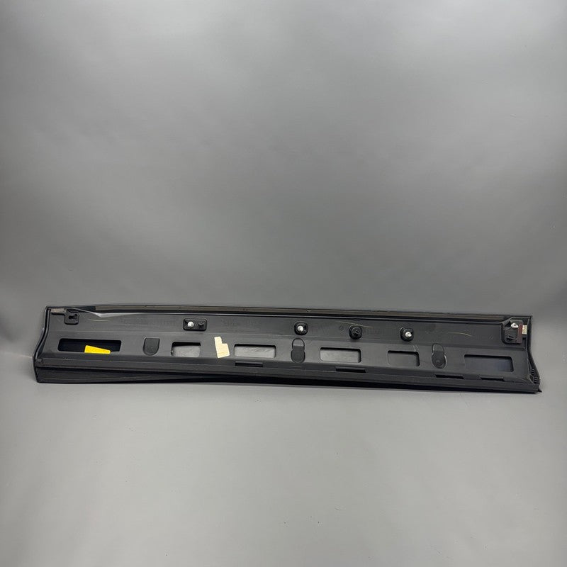 AUDI Q3 DOOR TRIM MOLDING RIGHT FRONT 2019 2020 2021 2022 OEM 83A85396