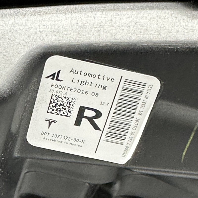 1077372-00-K TESLA MODEL 3,Y HEADLIGHT RIGHT SIDE LED 2017 18 19 20 21 22 2023 1077372-00-K