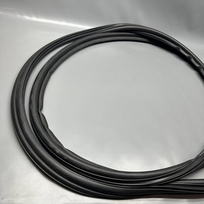 1497681-00-B TESLA MODEL Y LIFTGATE RUBBER GASKET 2020 2021 2022 2023 OEM 1497681-00-B