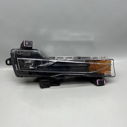 1077392-00-F TESLA MODEL 3 FOG LIGHT RIGHT PASSENGER 2017 18 19 20 21 2022 OEM 1077392-00-F