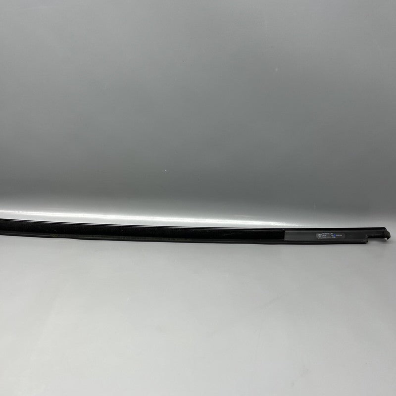 9Y0837476H PORSCHE CAYENNE DOOR BELT MOLDING RIGHT FRONT 2019 2020 OEM 9Y0837476H