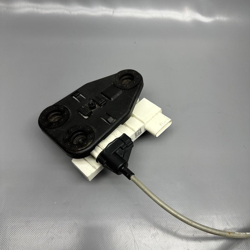 1112064-00-B TESLA MODEL X DOOR LOCK ACTUATOR RIGHT FRONT 2016 17 18 19 2020 OEM 1112064-00-B