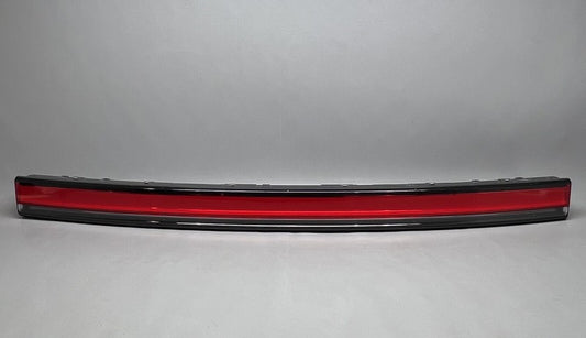 PT00000470M RIVIAN R1S CENTER TAIL LIGHT 2022 2023 2024 LED OEM PT00000470M