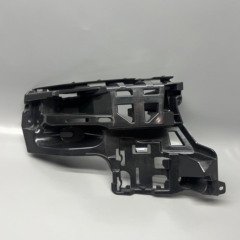 95B807571E PORSCHE MACAN REAR BUMPER LEFT MOUNT BRACKET 2016 17 18 19 20 21 22 2023 OEM