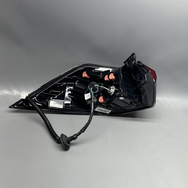 81550-0R090 TOYOTA RAV4 TAIL LIGHT RIGHT PASSENGER 2019 2020 2021 OEM 81550-0R090