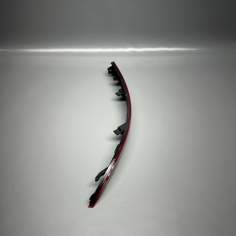 89A945106 AUDI Q4 E-TRON REFLECTOR LEFT REAR 2022 2023 2024 OEM 89A945105