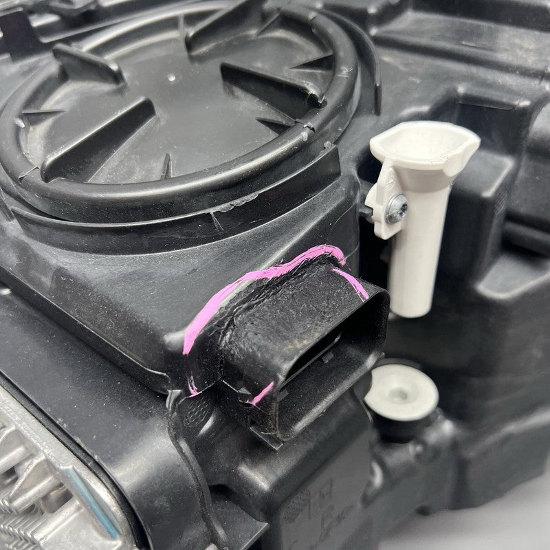 8739646 BMW X3 HEADLIGHT RIGHT PASSENGER 2018 2019 2020 LED OEM 8739646
