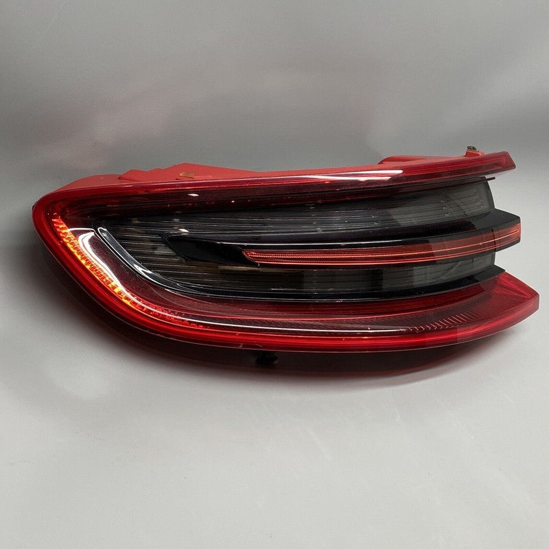 95B945095E PORSCHE MACAN TAIL LIGHT LEFT DRIVER 2015 2016 2017 LED OEM 95B945095E