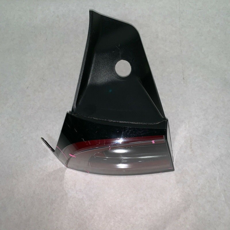 1077397-90-E TESLA MODEL 3 TAIL LIGHT LEFT DRIVER 1077397-90-E 2017 2018 2019 OEM