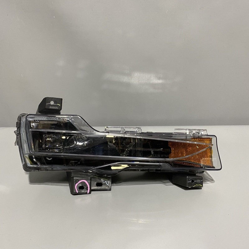 TESLA MODEL 3 FOG LIGHT RIGHT SIDE LED 1077392-00-C 2017 2018 2019 202
