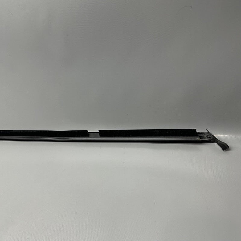 9Y0837475J PORSCHE CAYENNE DOOR WINDOW MOLDING LEFT FRONT 2019 2020 2021 2022 9Y0837475J