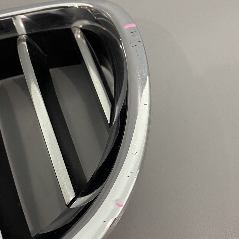 7412323 BMW 528 GRILLE UPPER LEFT 2014 2015 2016 7412323 535 OEM