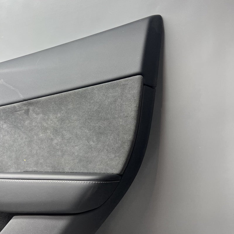 2000297-00-B TESLA MODEL Y DOOR PANEL RIGHT REAR 2020 2021 2022 2023 OEM 2000297-00-B