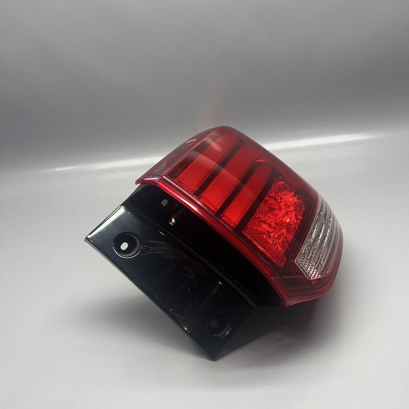 MITSUBISHI OUTLANDER TAIL LIGHT RIGHT PASSENGER 2016 2017 2018 2019 20