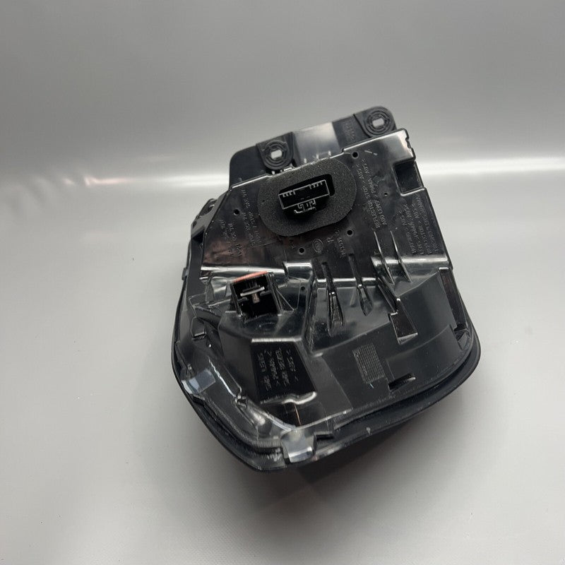 H4946305007 BMW X3 TAIL LIGHT RIGHT PASSENGER 2022 2023 2024 OEM H4946305007