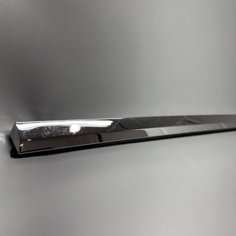 1098684-00-D TESLA MODEL X DOOR WINDOW MOLDING RIGHT FRONT 2015 16 17 18 19 20 21 22 2023 OEM