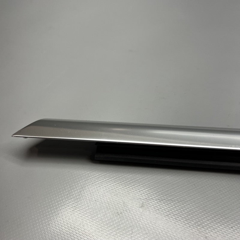 A2577250500 MERCEDES BENZ AMG GT CLS DOOR WINDOW BELT LEFT FRONT 2019 20 21 22 2023 OEM