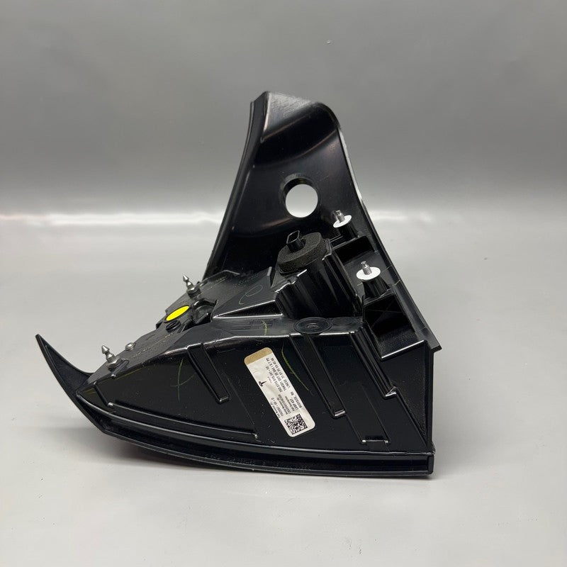 TESLA MODEL Y TAIL LIGHT RIGHT PASSENGER 2020 2021 2022 2023 2024 LED 