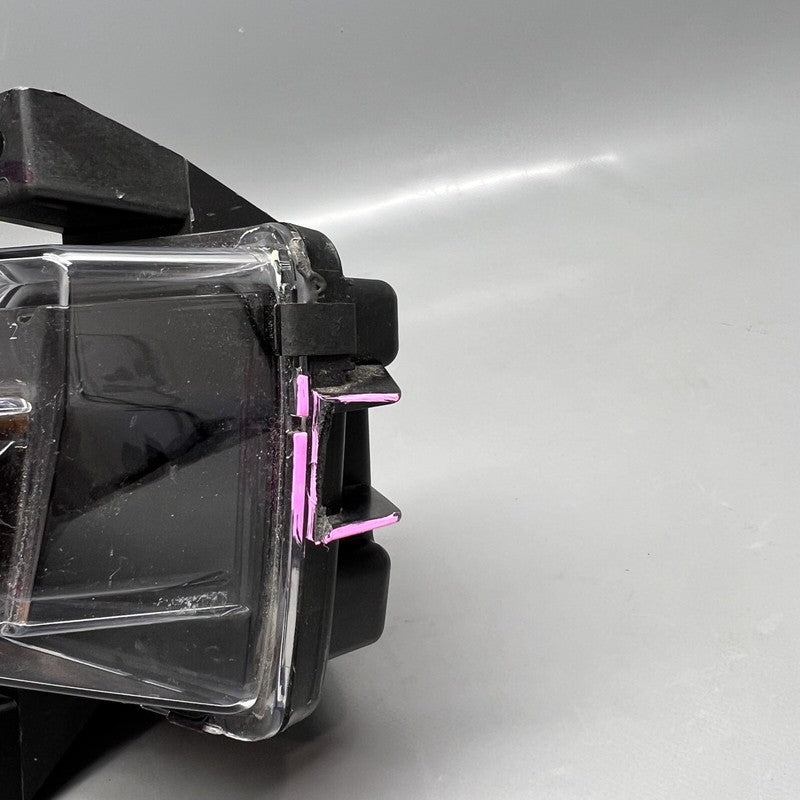 MODEL 3 TESLA MODEL 3 FOG LIGHT LEFT DRIVER 2018 2019 2020 2021 2022 2023 OEM 2 PIN