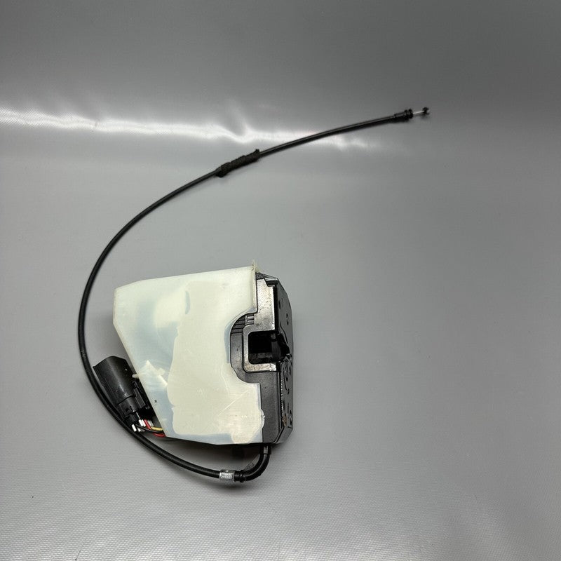 1084917-00-D TESLA MODEL X DOOR LATCH RIGHT FRONT 2016 2017 2018 2019 2020 OEM 1084917-00-D