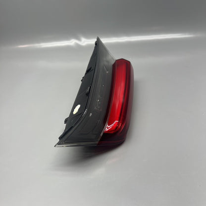 H8749509 BMW M3 TAIL LIGHT INNER RIGHT 330 M340 2019 2020 2021 OEM H8749509 SEDAN