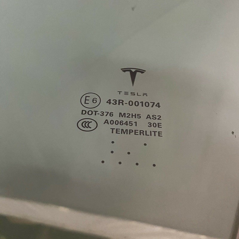 43r-001074 TESLA MODEL S LEFT FRONT DOOR GLASS 2012 2013 2014 2015 2016 2017 2018 2019 OEM