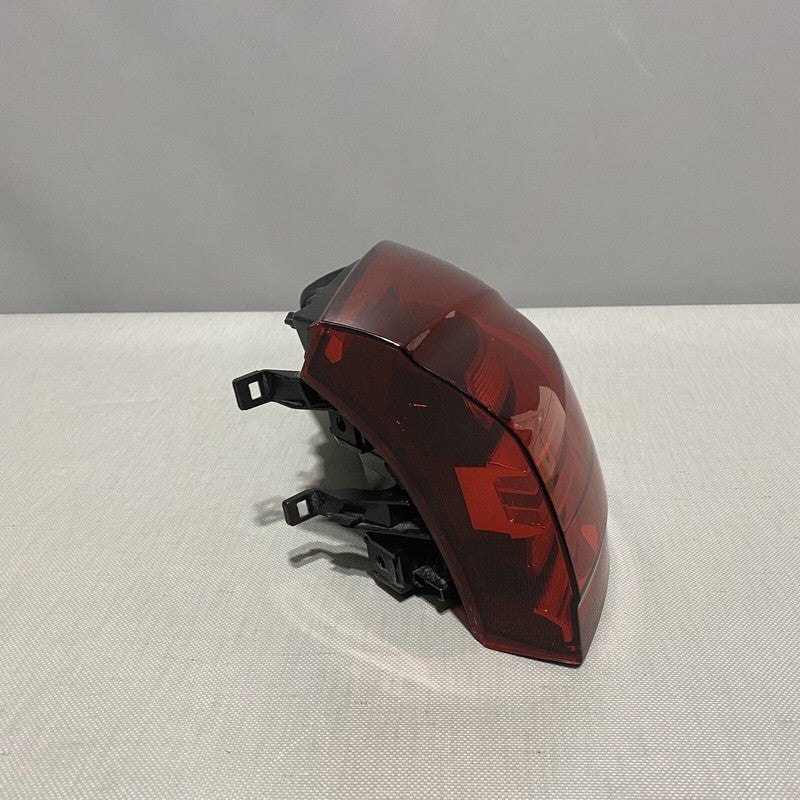 7P5945208R PORSCHE CAYENNE TAIL LIGHT RIGHT PASSENGER 7P5945208R 2015 2016 2017 LED OEM