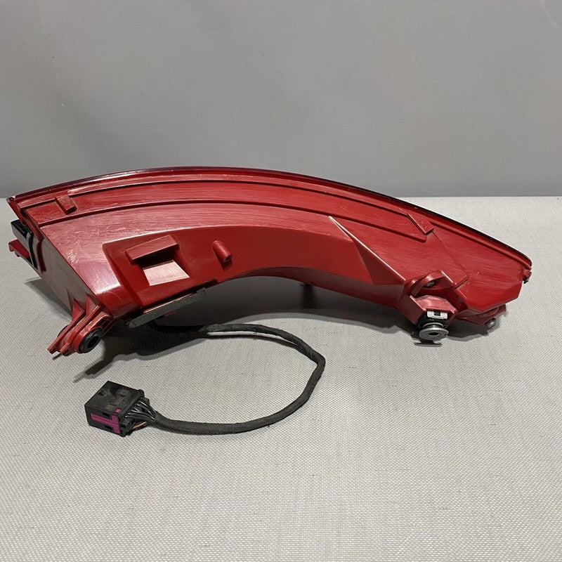 95B945095E PORSCHE MACAN TAIL LIGHT LEFT DRIVER 95B945095E 2015 2016 2017 LED OEM
