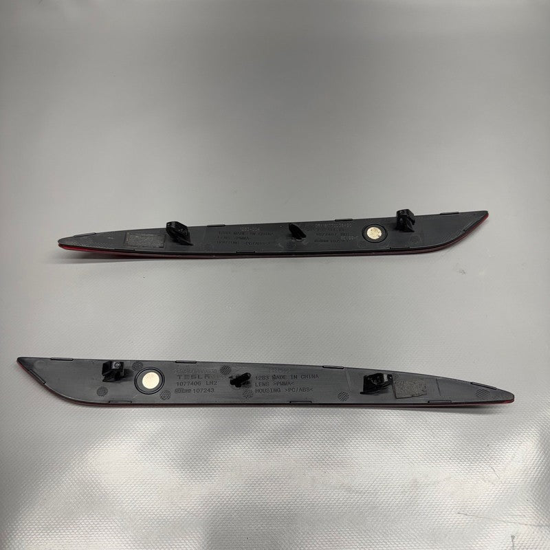 TESLA MODEL 3 REAR BUMPER REFLECTORS LEFT RIGHT 2017-2021 2022 2023 OE