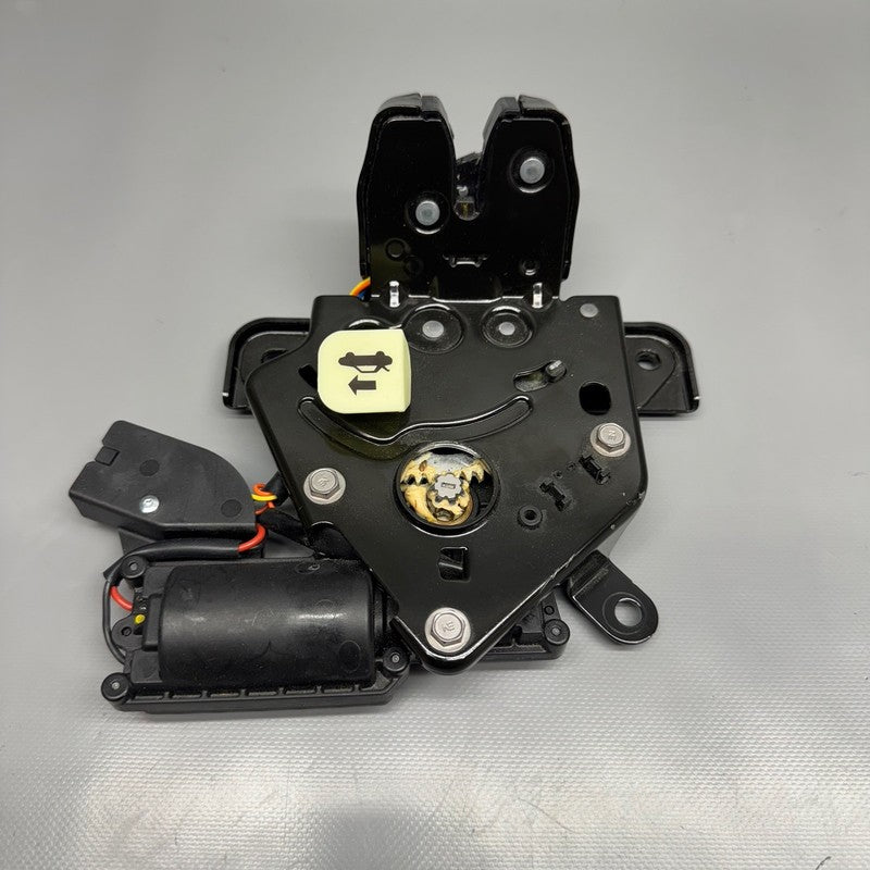 1500604-00-B TESLA MODEL 3 Y LIFTGSTE CINCH LATCH 2017 2018 2019 2020 2021 2022 2023 OEM
