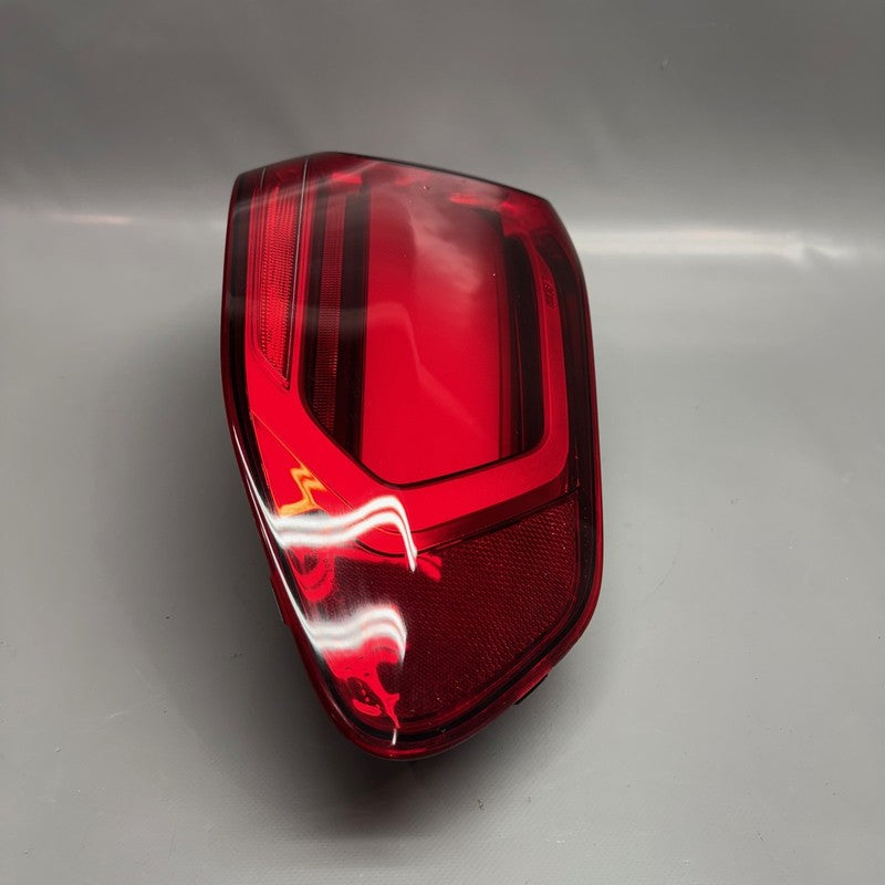 BMW X7 TAIL LIGHT RIGHT PASSENGER 2019 2020 2021 2022 OEM H45A164A605