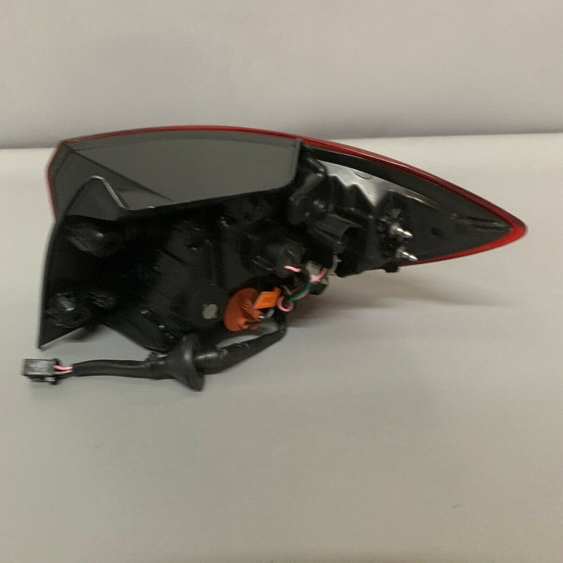 92401-G30 HYUNDAI ELANTRA TAIL LIGHT LEFT DRIVER 92401-G30 2017 2018 OEM 92401-G30