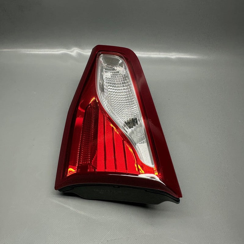 CHEVY EQUINOX TAIL LIGHT INNER RIGHT PASSENGER 2018 2019 OEM 84341670