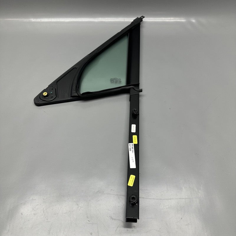 9Y0845114J PORSCHE CAYENNE QUARTER GLASS RIGHT FRONT 2019 2020 2021 OEM 9Y0845114J