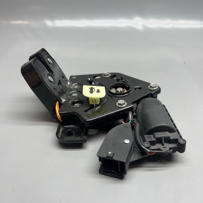 1500604-00-B TESLA MODEL Y 3 LIFTGATE CINCH LATCH 2017 2018 2019 2020 2021 2022 2023 OEM