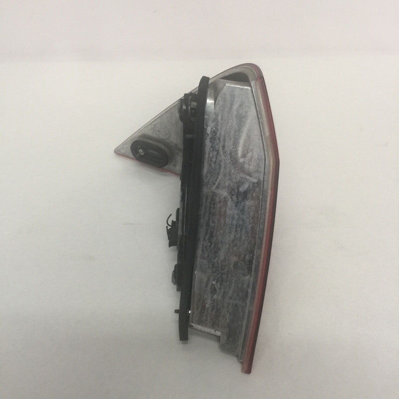 2038201064 MERCEDES BENZ C240 C320 TAIL LIGHT RIGHT PASSENGER SIDE 2001 2002 2003 2004 OEM