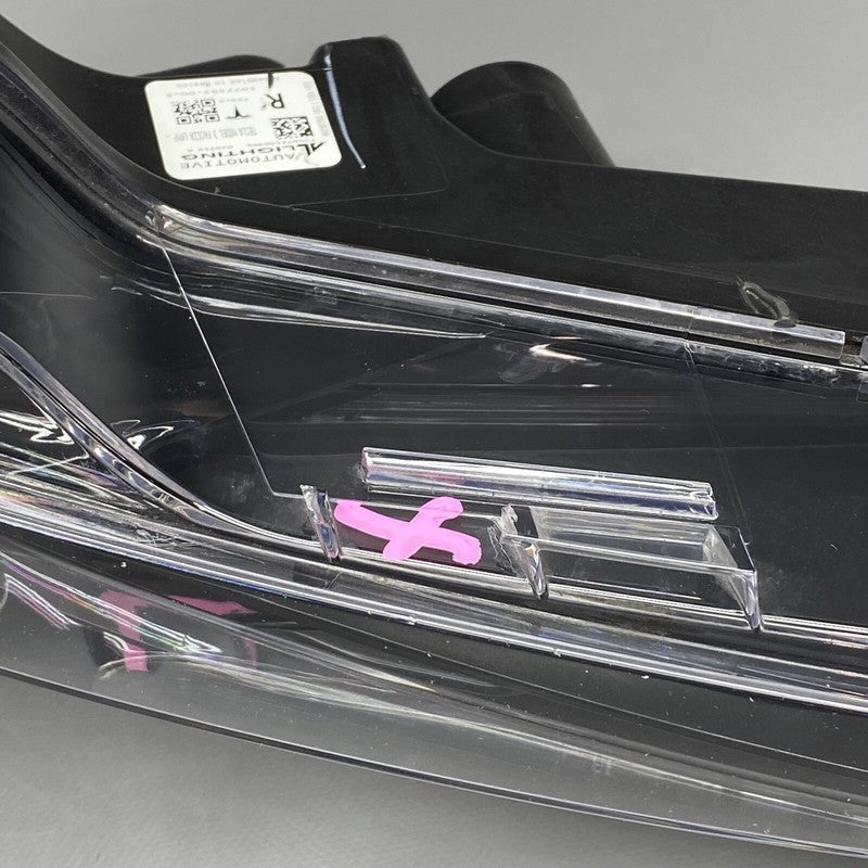 1077392-00-E TESLA MODEL 3 FOG LIGHT RIGHT PASSENGER 2017 2018 2019 2020 3 PIN 1077392-00-E