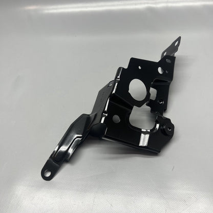 8494438 BMW 330 M3 FENDER BRACKET RIGHT FRONT 2019 2020 2021 OEM 8494438