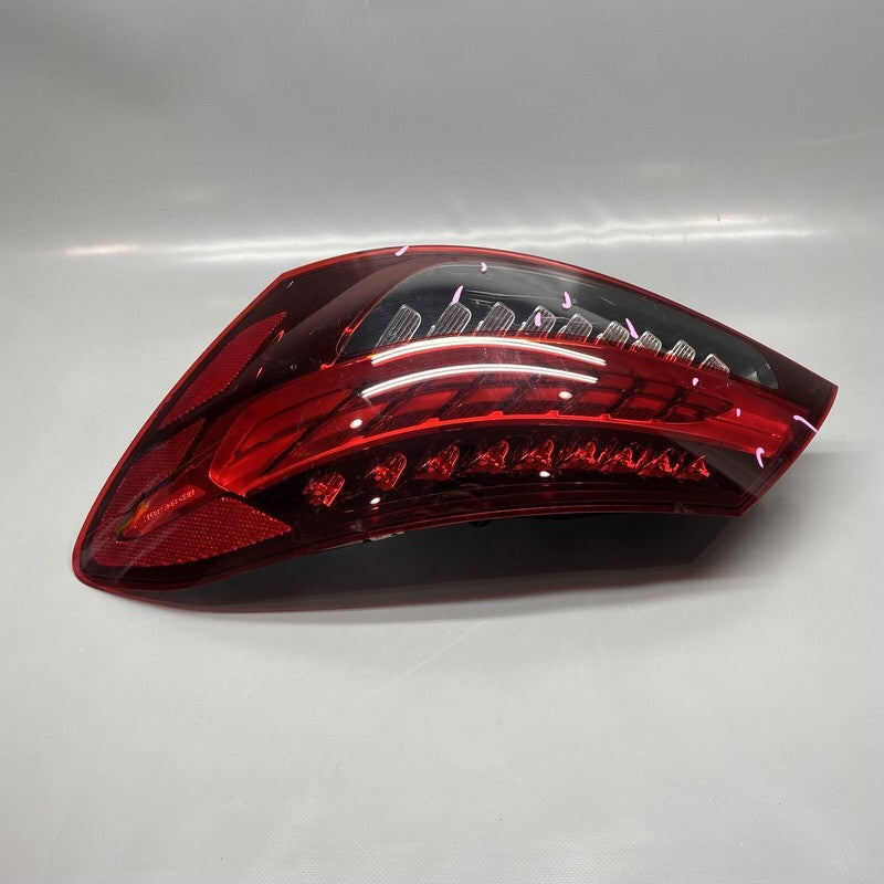 MERCEDES BENZ E300 E450 TAIL LIGHT RIGHT PASSENGER A2139065609 2021 20